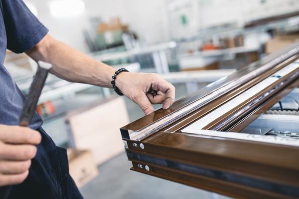 Fabricación y Montaje de carpintería de Aluminio y PVC